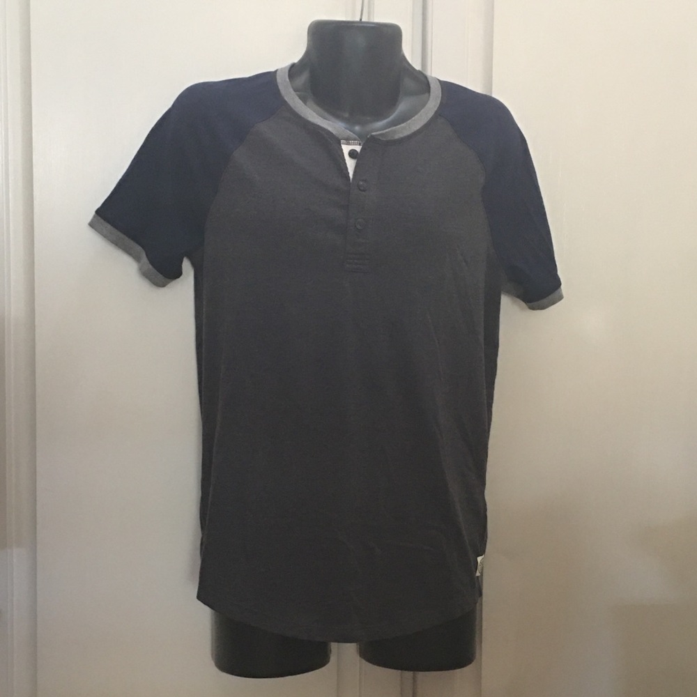 American Eagle Outfitters Men Shirt size Small